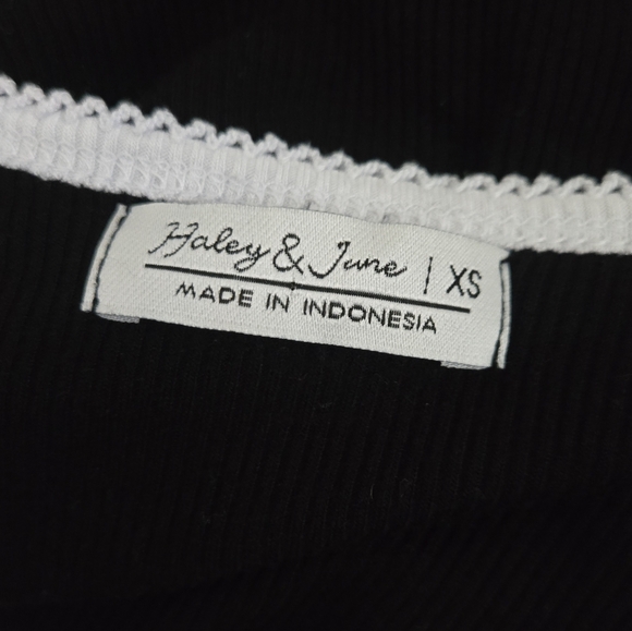 Hayley & June Ribbed Knit Black Crop Cardigan Size XS - Picture 2 of 11